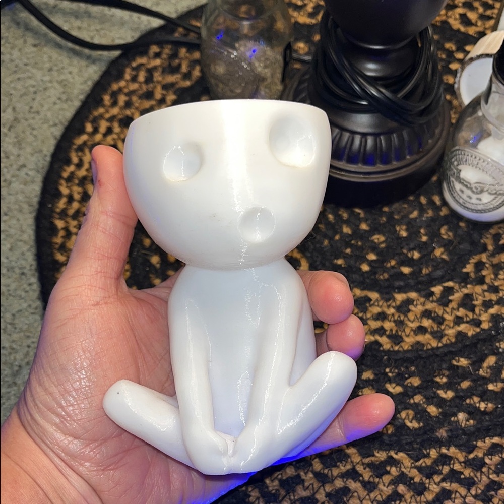 White 3-D printed planter/ airplant holder, small. - Picture 7 of 8